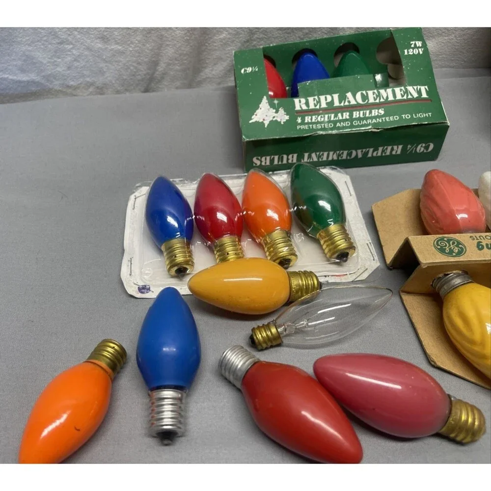 Vintage C9 Christmas Light Bulbs Lot of 26 Bulbs 13 Swirl 13 Smooth Some NIB